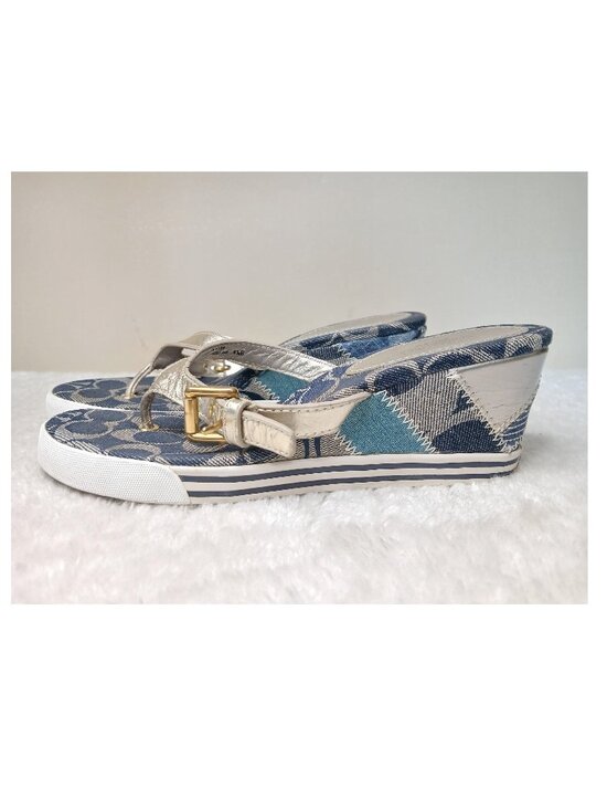Coach Shoes - Coach Vintage Pristine Patchwork Signature Canvas Wedge Thong Sandals Size 8.5